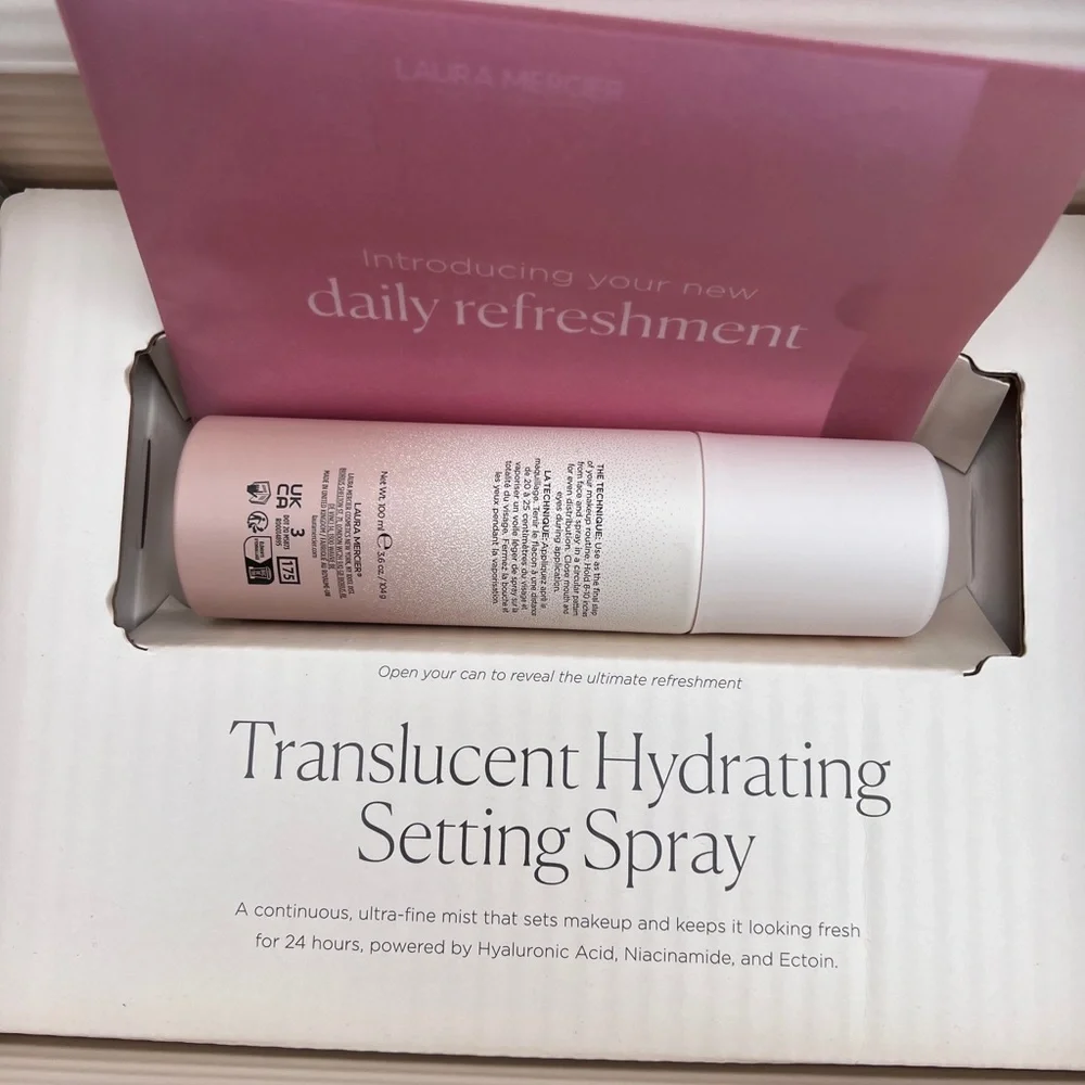 Laura Mercier 24HR Hydrating Setting Spray with Hyaluronic Acid & Niacinamide
